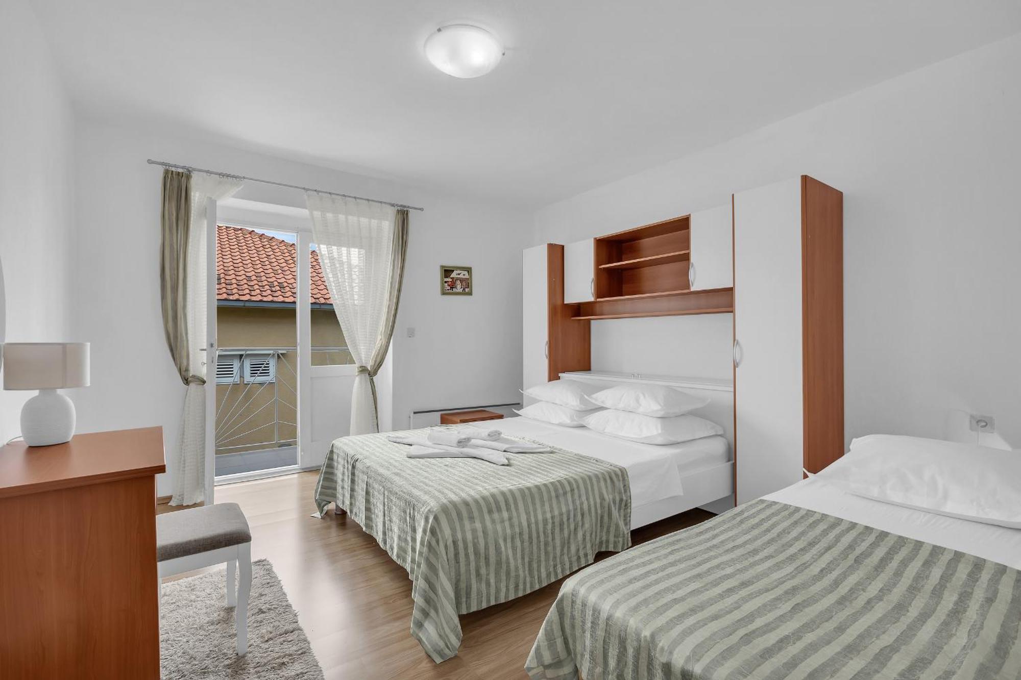 Apartment And Rooms Mila Makarska Exterior foto