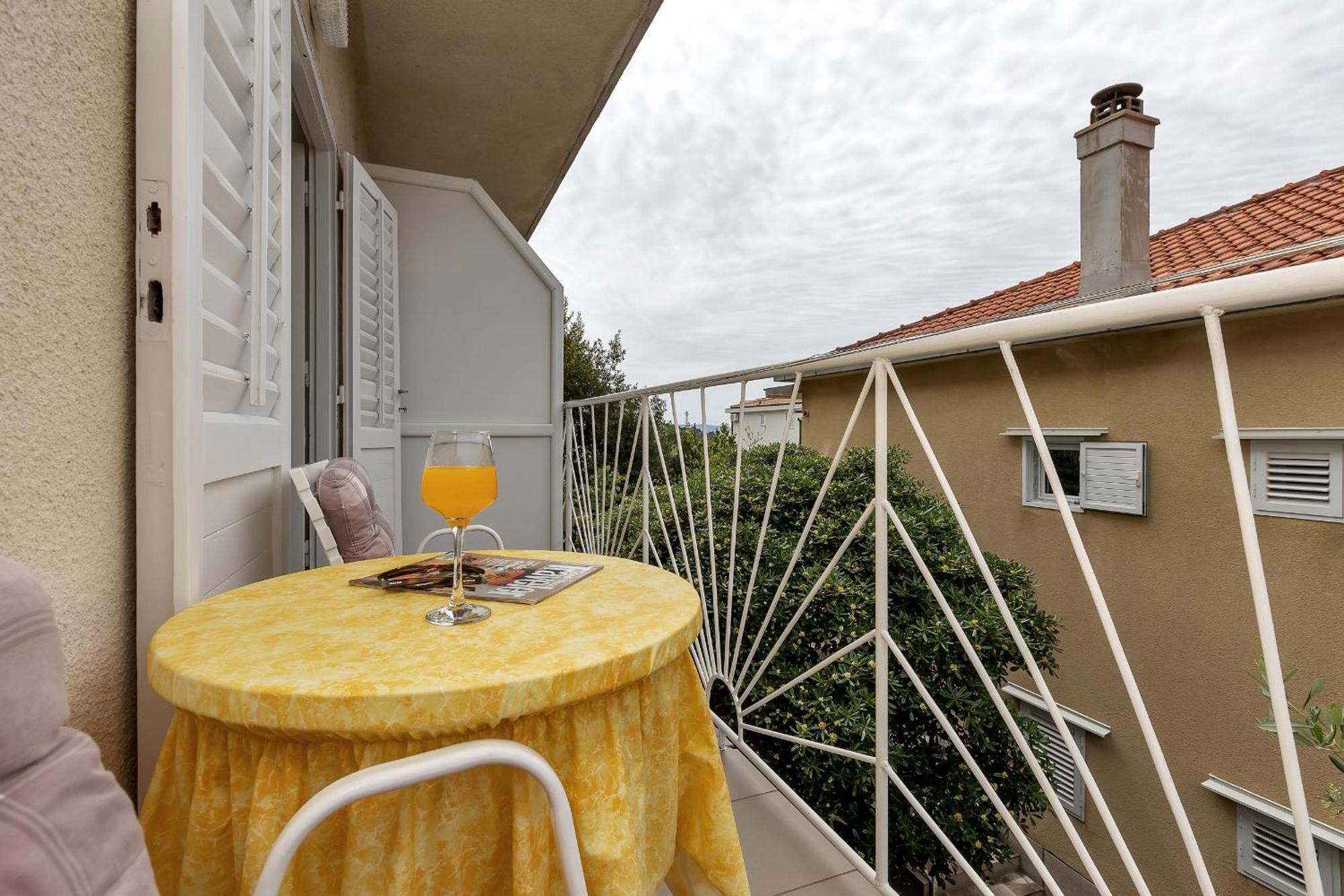 Apartment And Rooms Mila Makarska Exterior foto